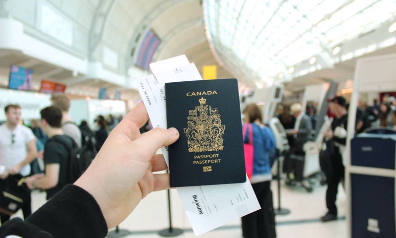 Les voyageurs canadiens réduisent leurs voyages transfrontaliers vers les États-Unis en raison des tensions actuelles