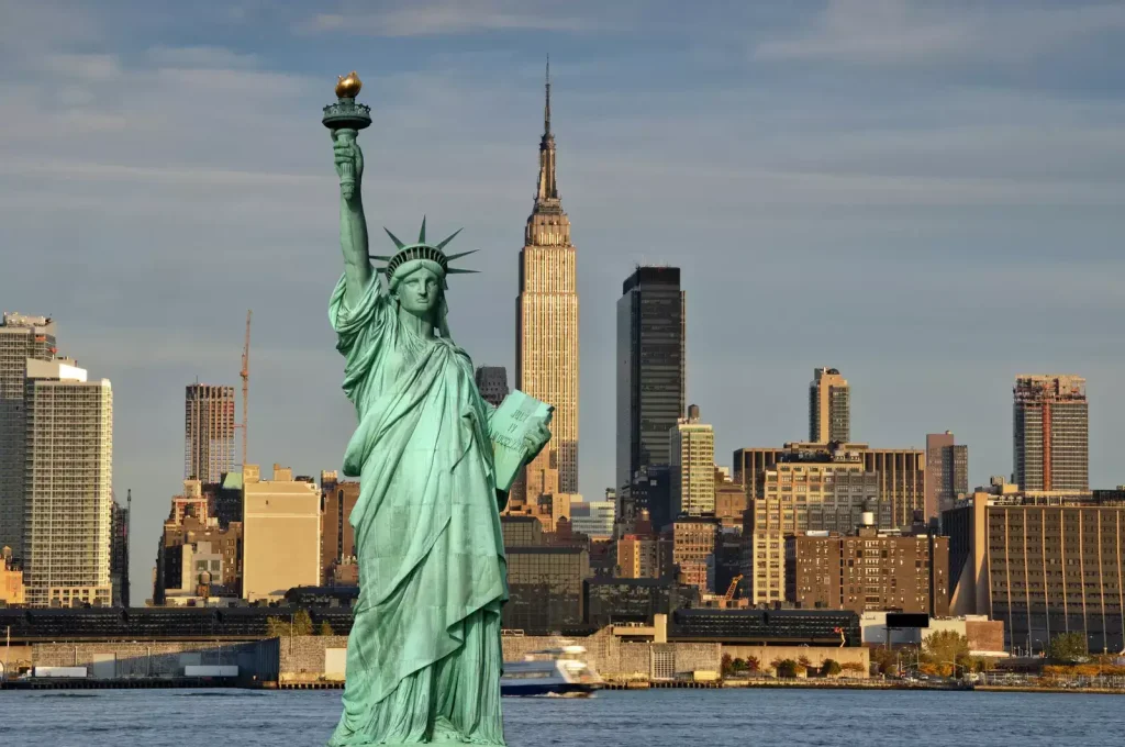Les dépenses de voyage à l'étranger des États-Unis devraient chuter de 7% en 2025