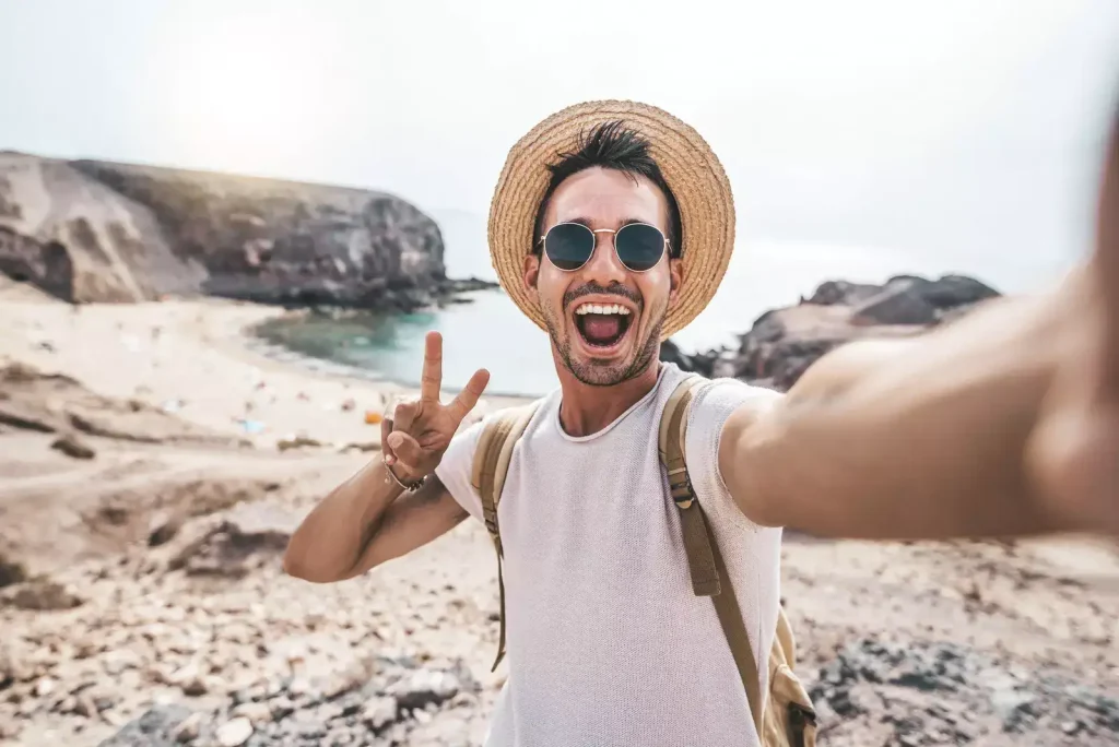 Les voyageurs du millénaire influencent la saison estivale et les tendances en matière d'assurance voyage