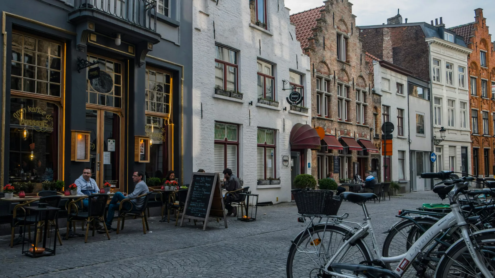 Bruges Urges Tourists to Leave Cobblestones Alone