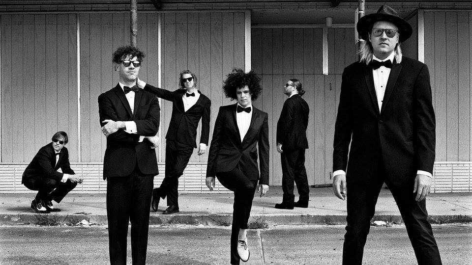 Erkundung der musikalischen Reise von Arcade Fire vor Bonnaroo 2025
